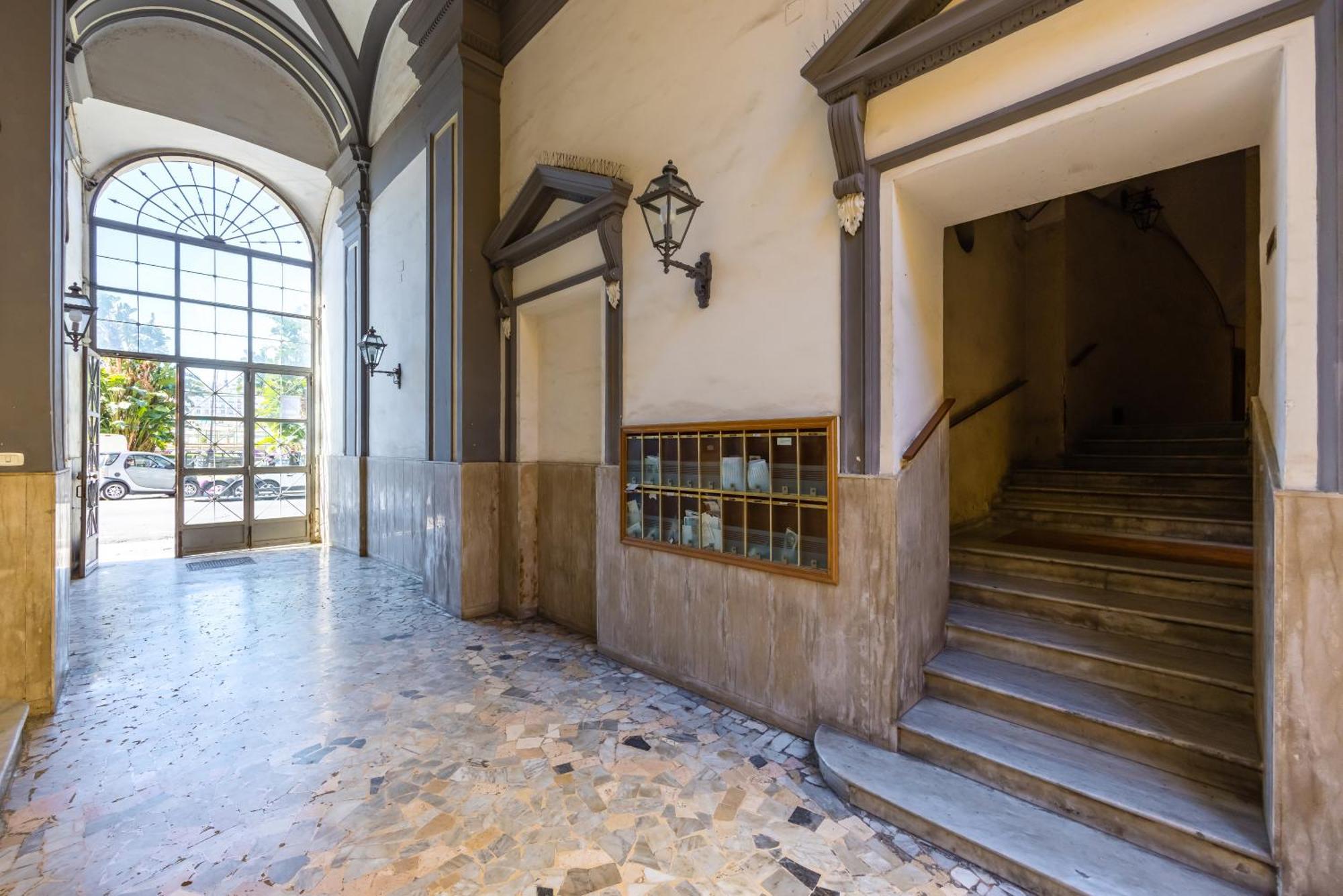 Parkside Flat Close Mergellina And Chiaia Appartamento